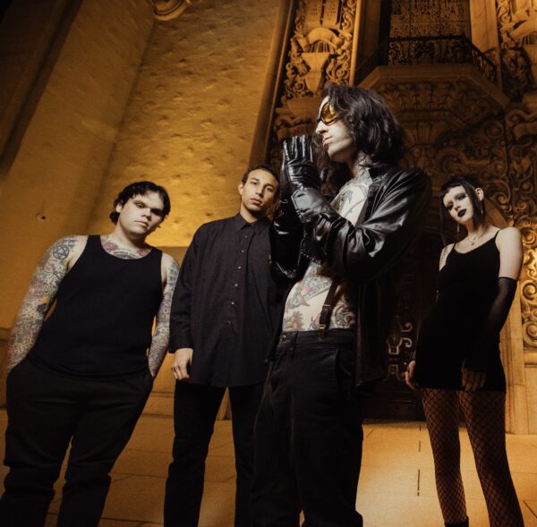 Wrist Meet Razor EIGHTEEN VISIONS, SEEYOUSPACECOWBOY, WRISTMEETRAZOR, CHAMBER - theCMF.com